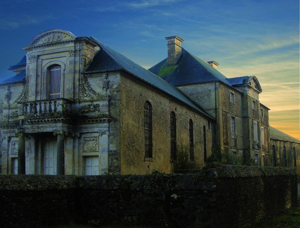 Apartment In A 17Th Century Manoir - Chateau Isle Marie Picauville Exterior foto